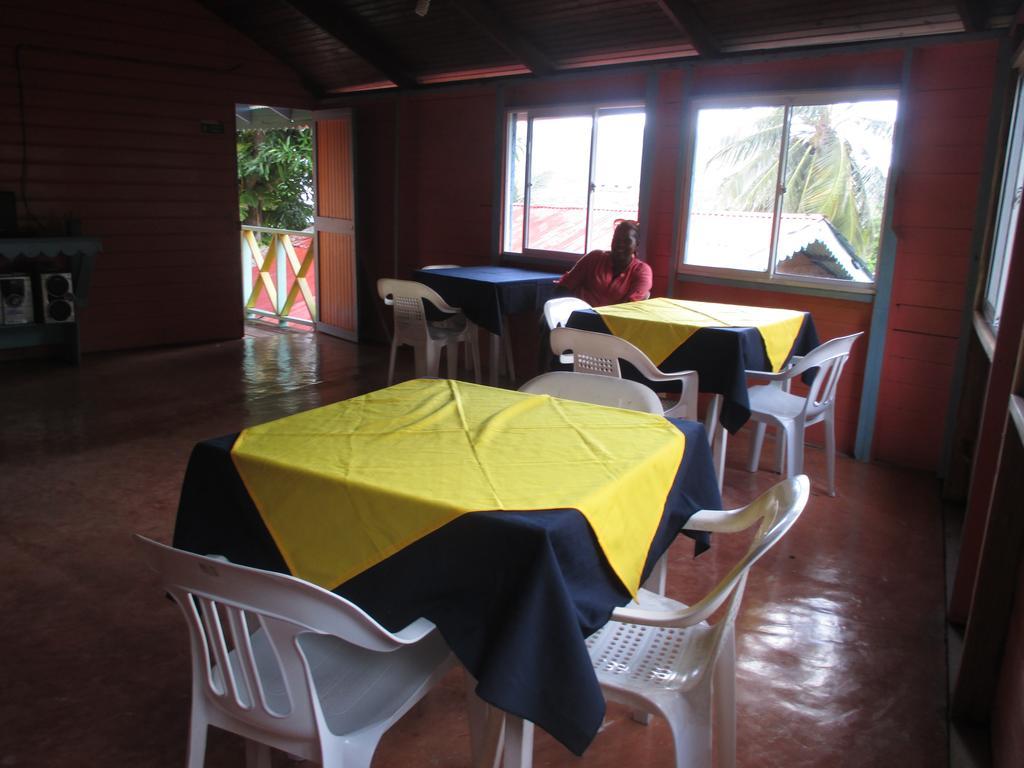 Hotel Flemming Tree Providencia Island 외부 사진